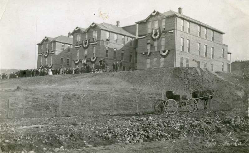 KMA Photo 10072 (accession 1984.049.003): Opening of the Royal Inland Hospital, 1912.